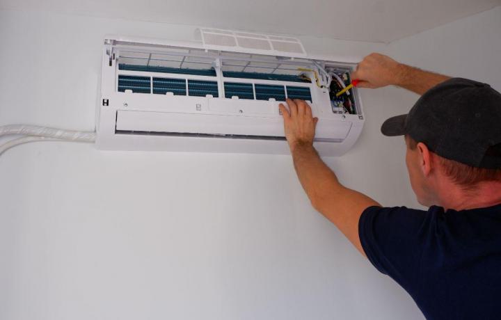 Installation de climatiseur Orange