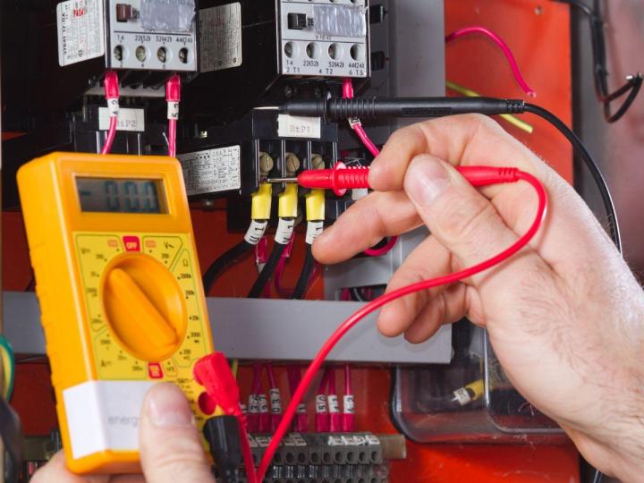Électricien Orange