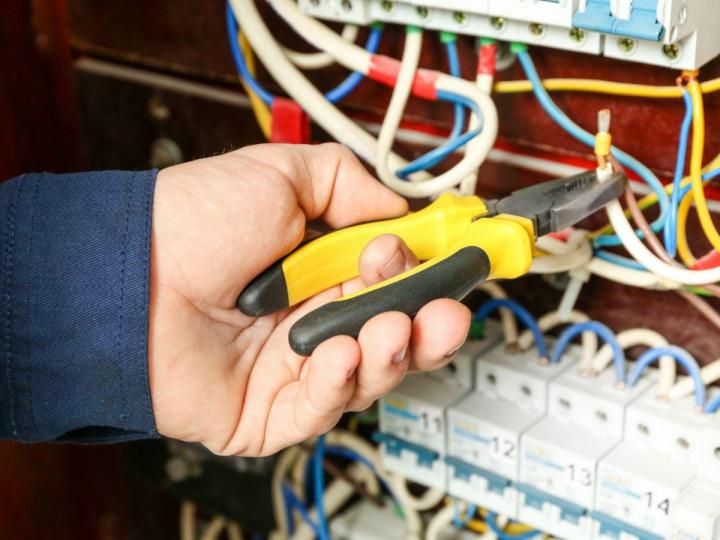 Électricien compétent Orange